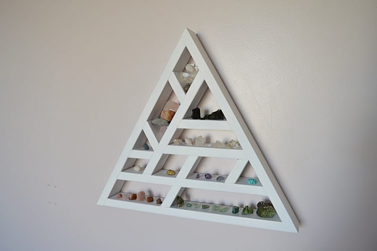 How to make a triangle shelf